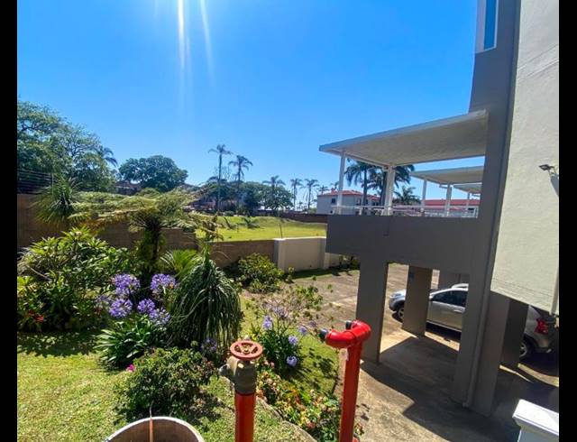 2 BEDROOM APARTMENT FOR SALE IN UVONGO BEACH